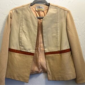 Elegant Women's Tan and Cream Blazer